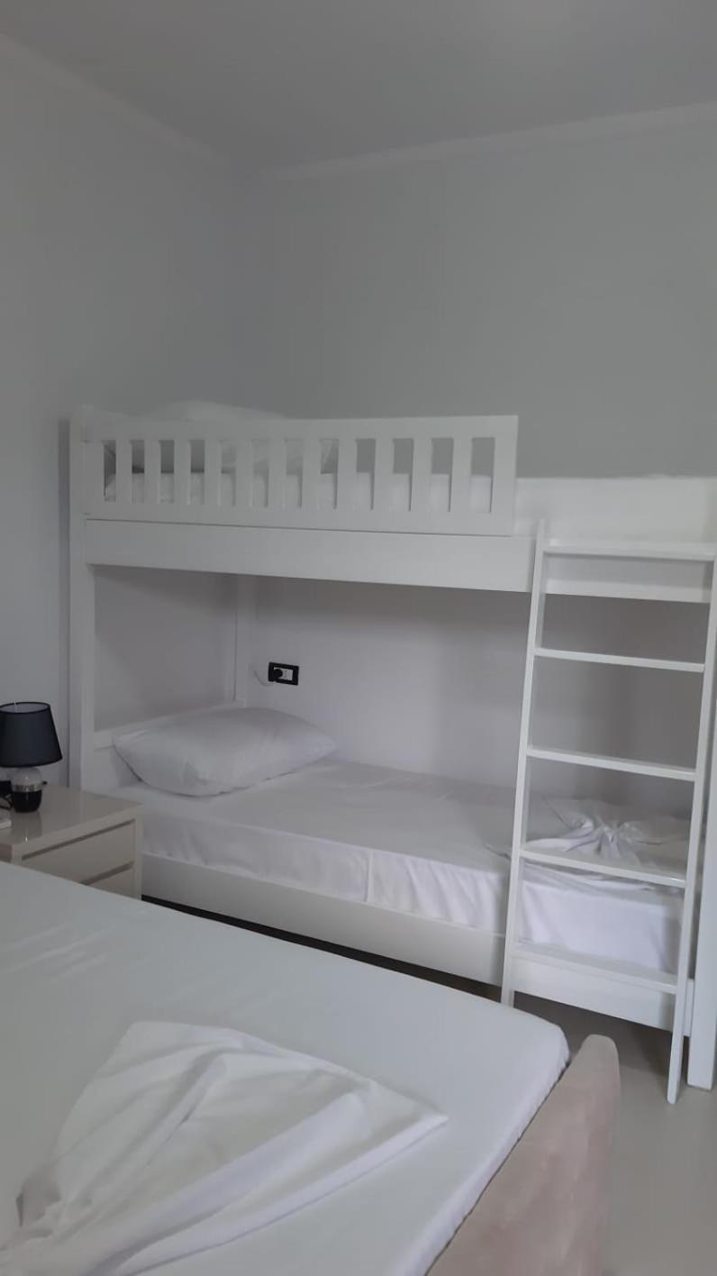 Guest House Emi ベラト エクステリア 写真